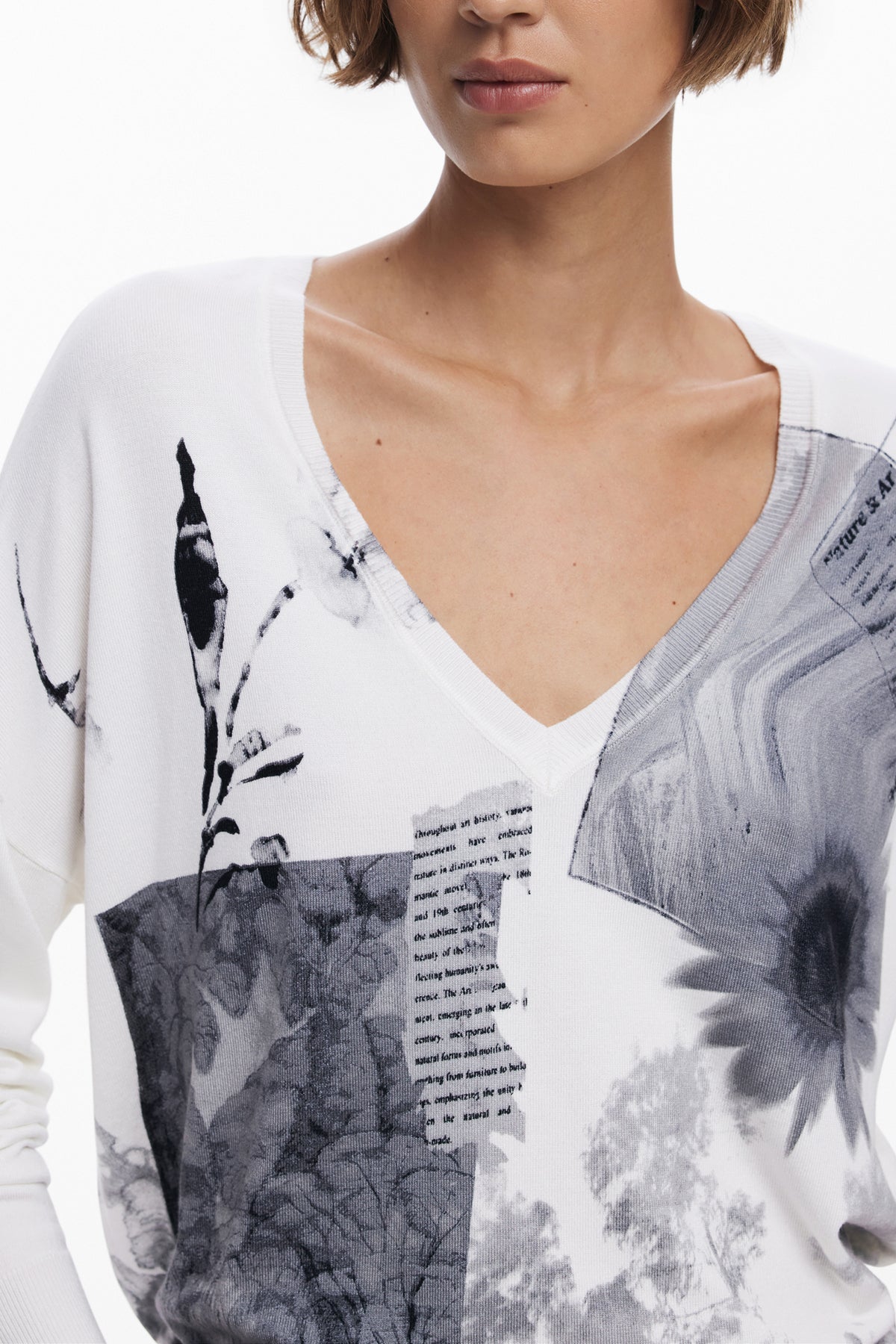 DESIGUAL WOMEN'S WHITE SWEATER